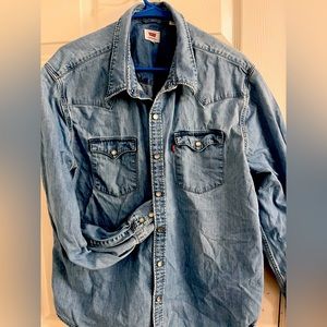 Levi’s button shirt